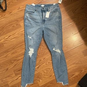 Light blue wash Good American good legs crop jeans